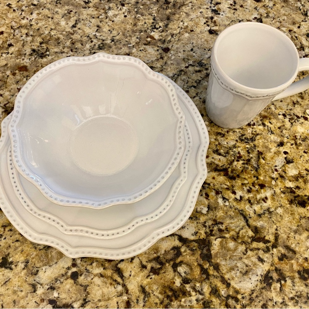 Pottery Barn Leila Dish set